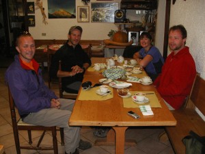 Xtrallusion photo library of independent, self-guided walking and sightseeing holidays in Italy. Pictures, images, photos and photographs taken along the way of this 1-day walking itinerary, to give you a visual impression of the day's walk.